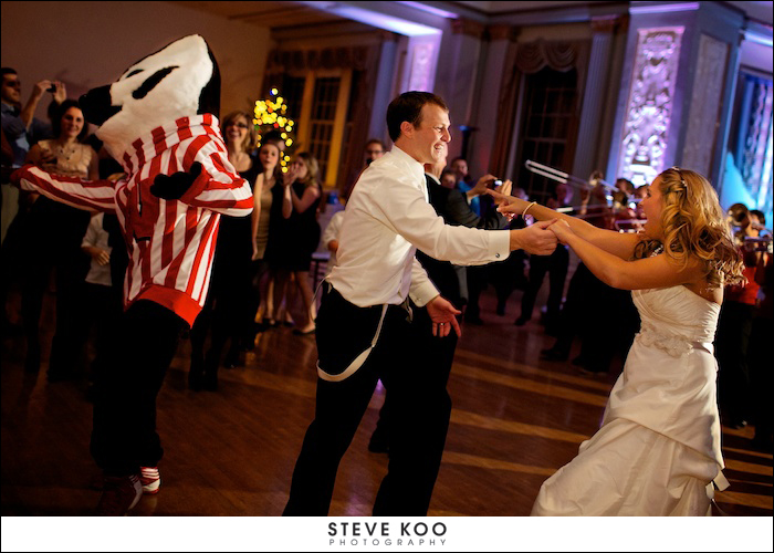 wisconsin-badger-wedding