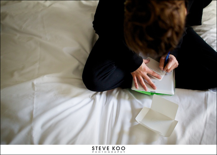 bride-writing-note