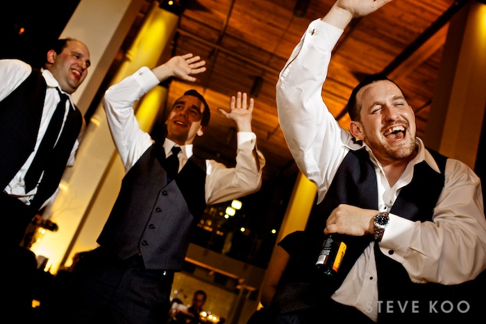 wedding-groomsman-dancing-photo
