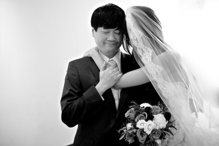 bride-father-hug