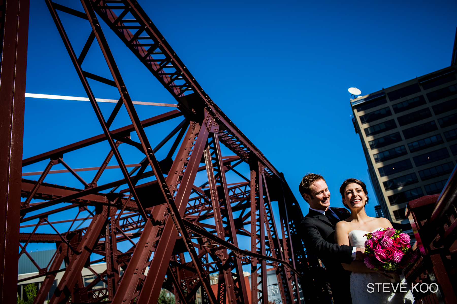 chicago-bridge-wedding-photo