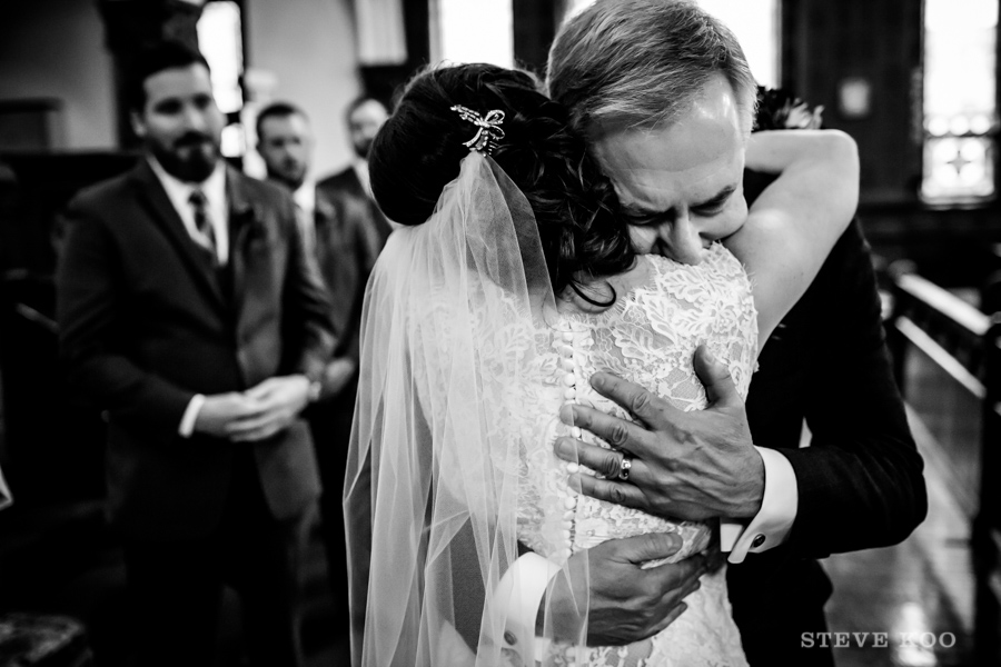 bride-hugging-dad