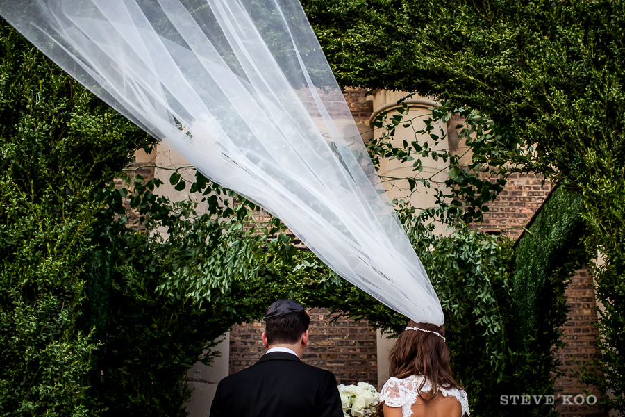 blowing-veil-wedding