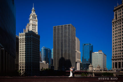 chicago-skyline-wedding-photo