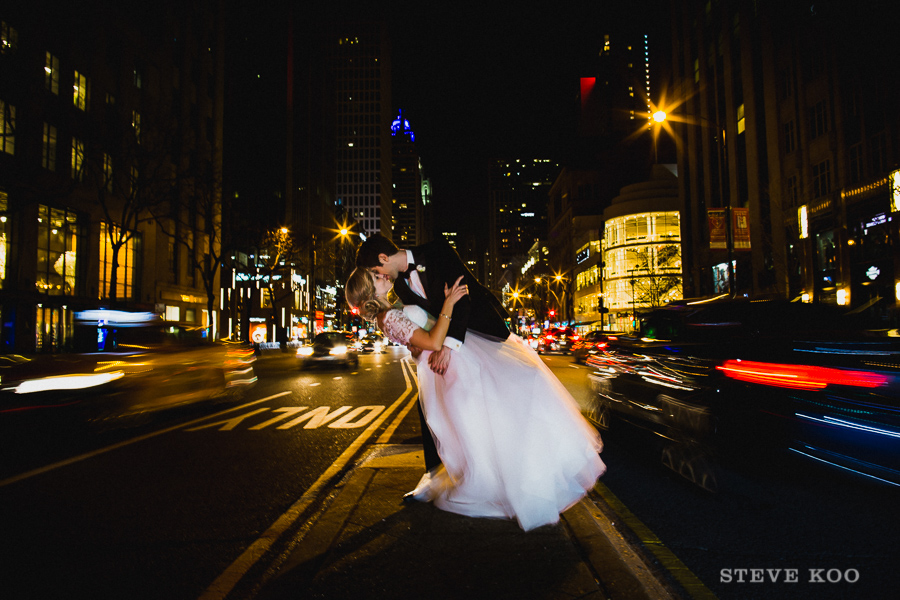 michigan-ave-night-wedding-photo