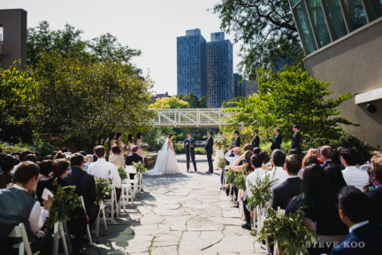 notebaert-nature-museum-outdoor-wedding-ceremony-01