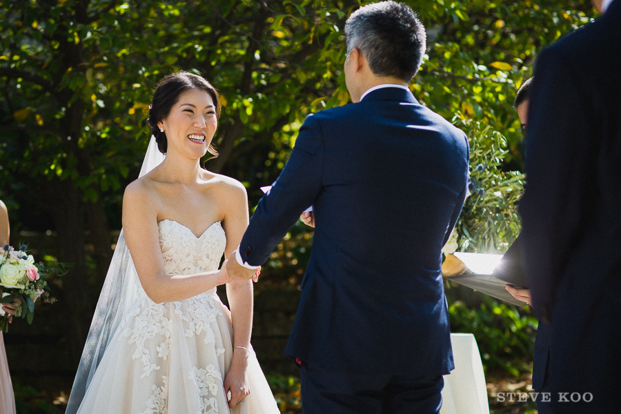 notebaert-nature-museum-outdoor-wedding-ceremony-03