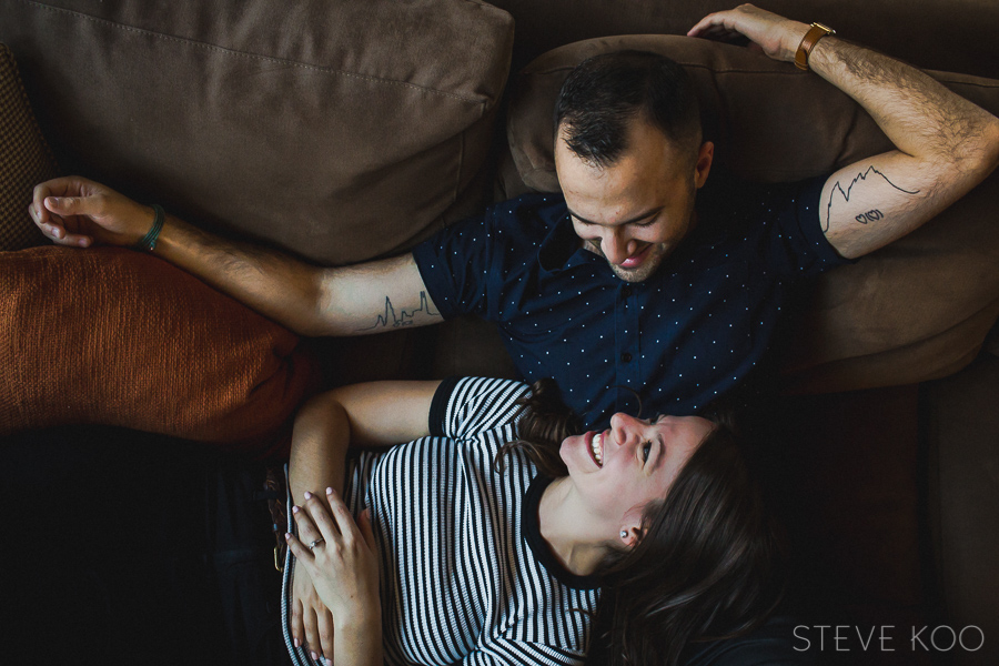 engagement-photos-at-home-001