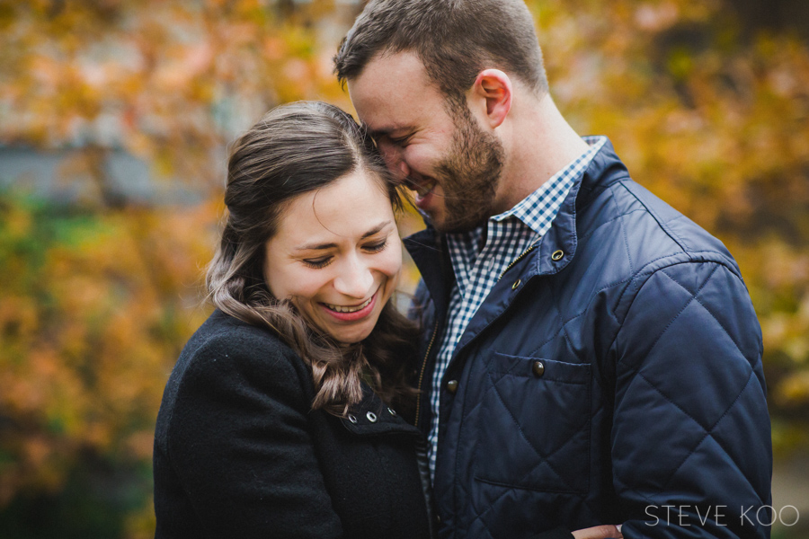 fall-lincolnpark-engagement-photo-05