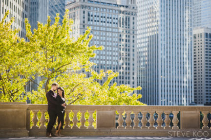 downtown-chicago-engagement-picture-01