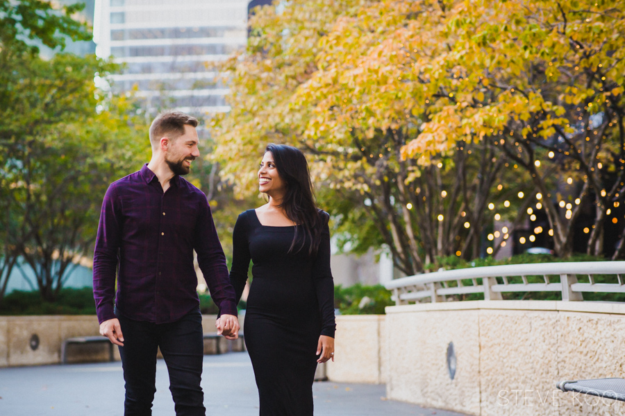 downtown-chicago-engagement-picture-02