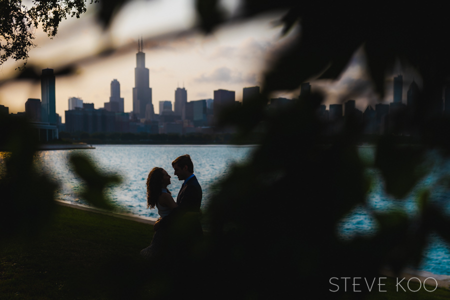 chicago-lakefront-engagement-photo-04